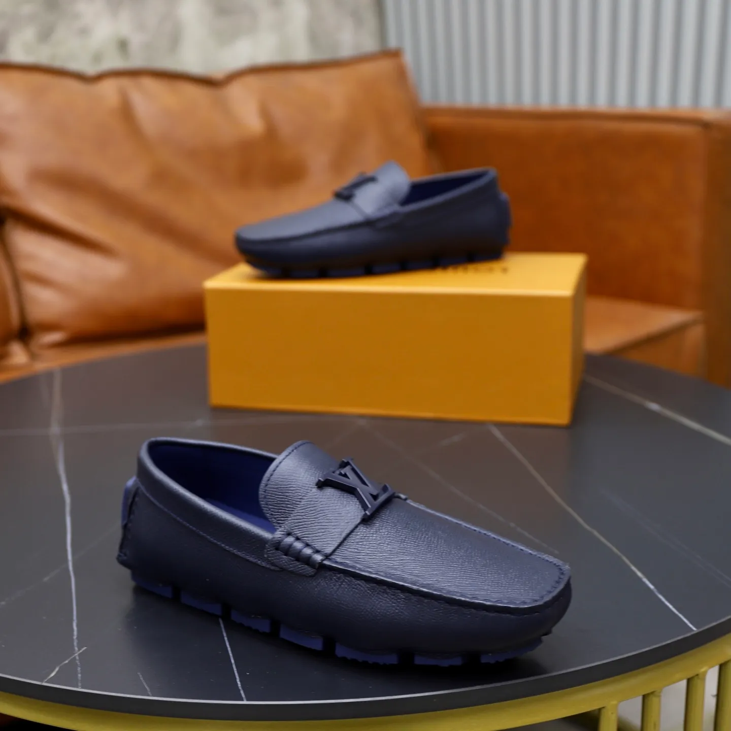 Ex-factory price: 480💰【LV】Louis Vuitton ⚠️High-end men’s driving and pedal series ⚠️38-44 (customized for 45) ⚠️All original cowhide leather! Thick and soft! Made entirely of calfskin lining! Rubber sheet anti-slip beanie sole! Three-dimensional package technology! Fashionable and classic! Handicrafts! Original high quality! Feel free to compare!